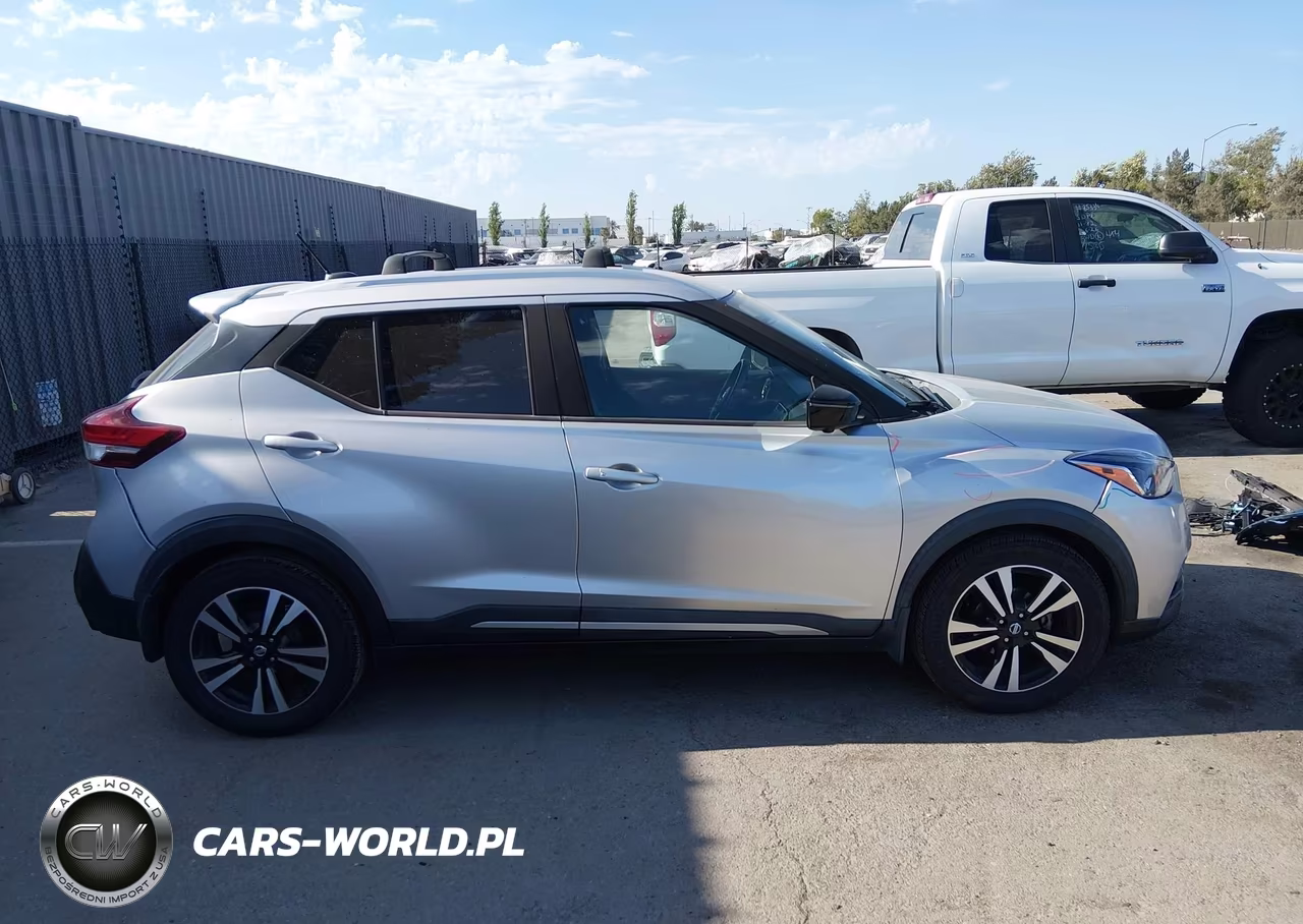 2019 Nissan Kicks Sr VIN:3N1CP5CU9KL477913 - 13