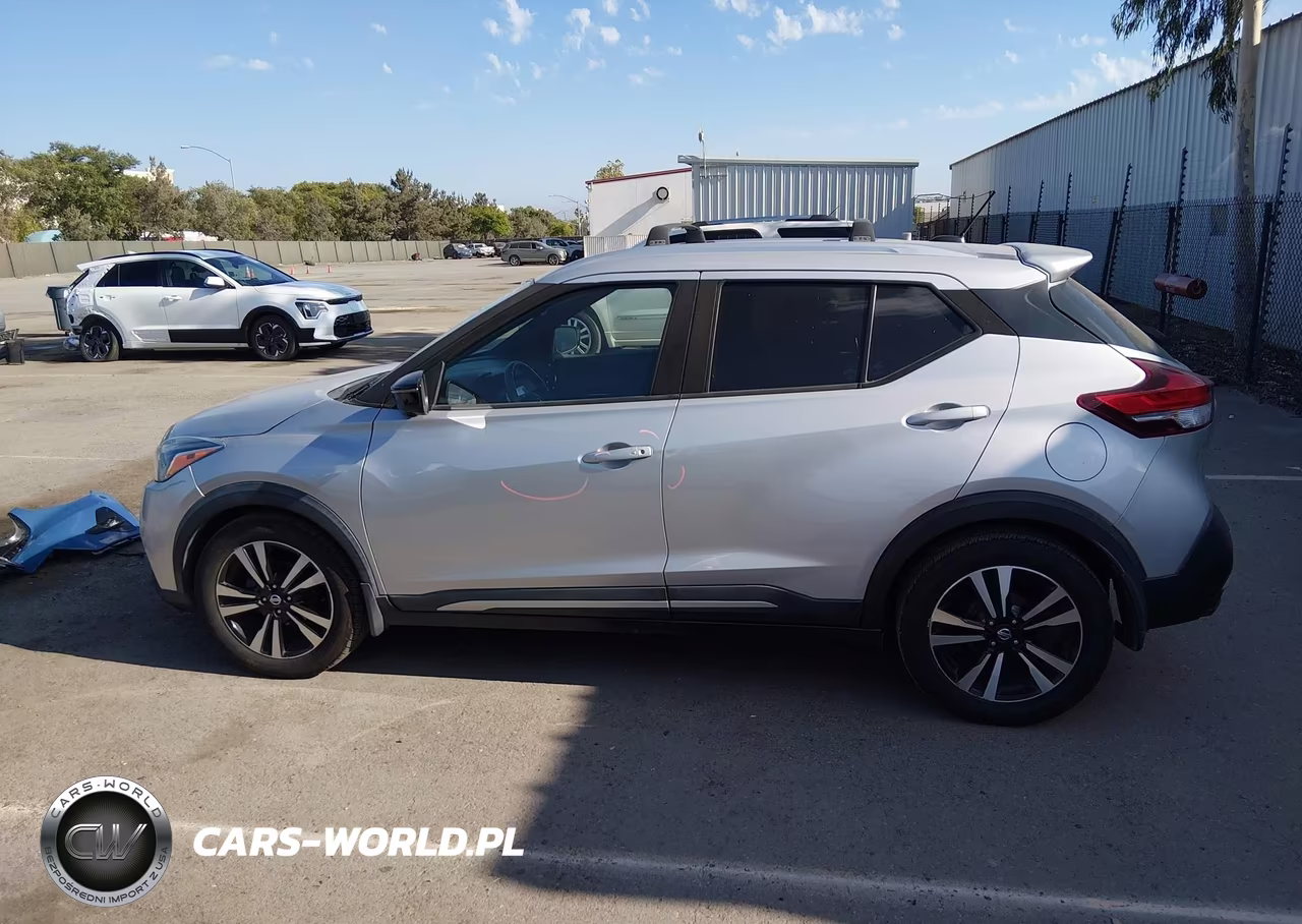 2019 Nissan Kicks Sr VIN:3N1CP5CU9KL477913 - 14