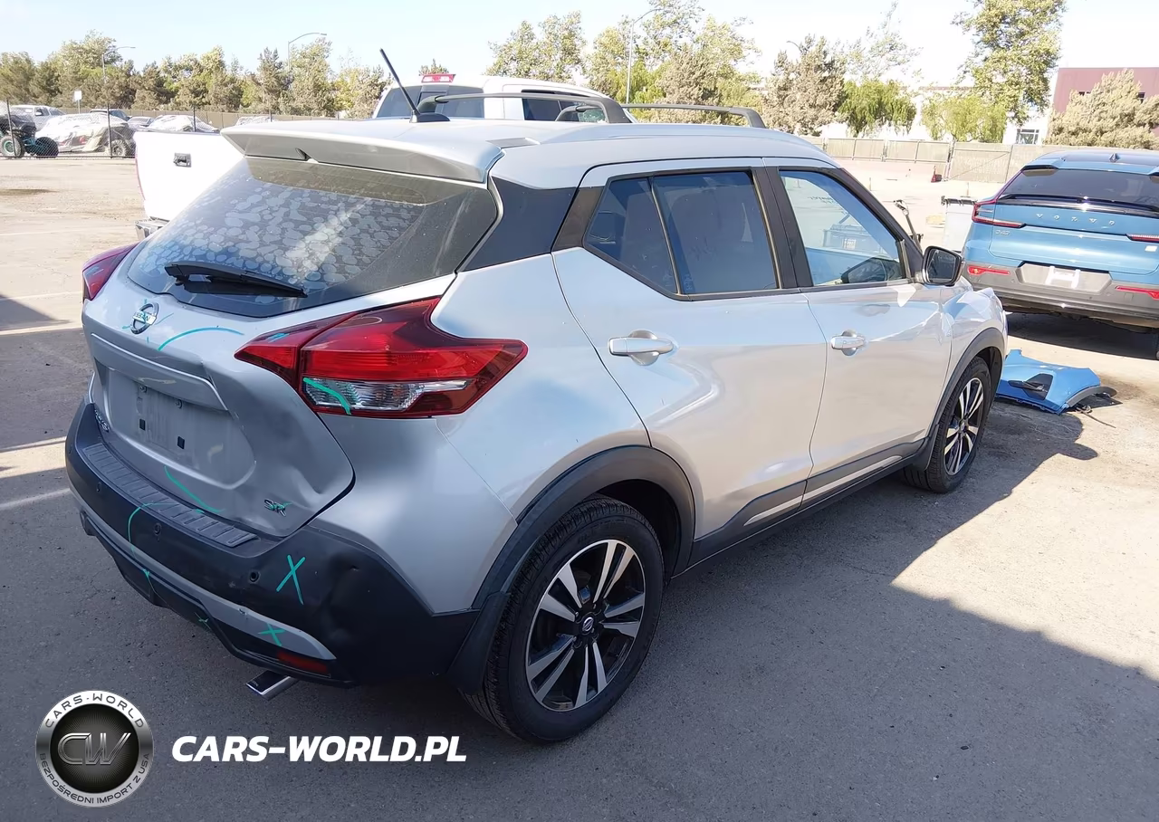 2019 Nissan Kicks Sr VIN:3N1CP5CU9KL477913 - 4