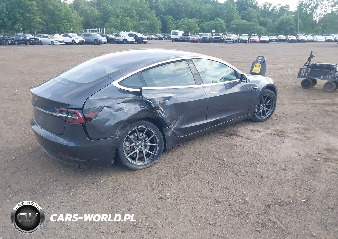 2018 Tesla Model 3 Long Range-Mid Range VIN:5YJ3E1EA7JF025762 - 4