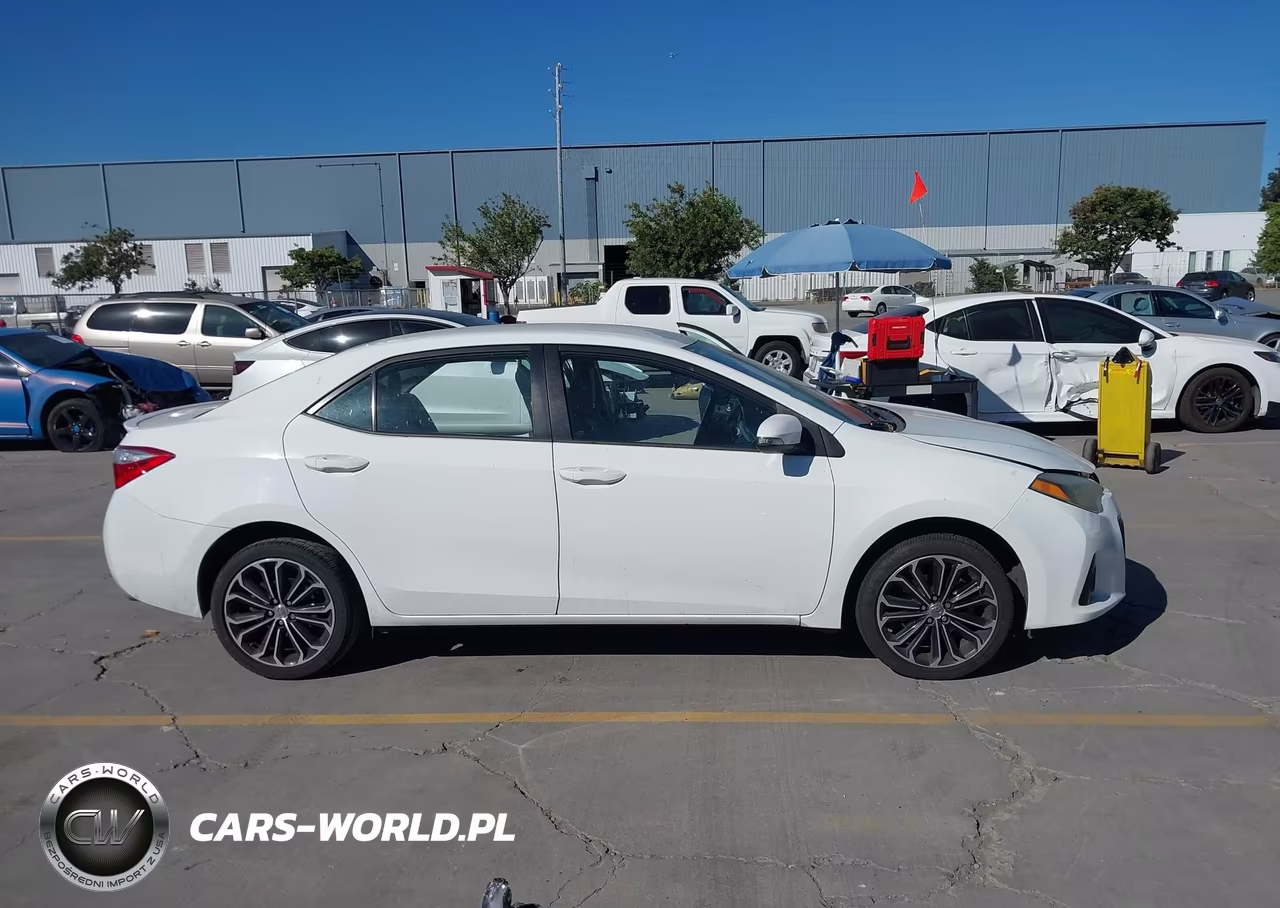2015 Toyota Corolla S Plus VIN:5YFBURHE4FP267500 - 12