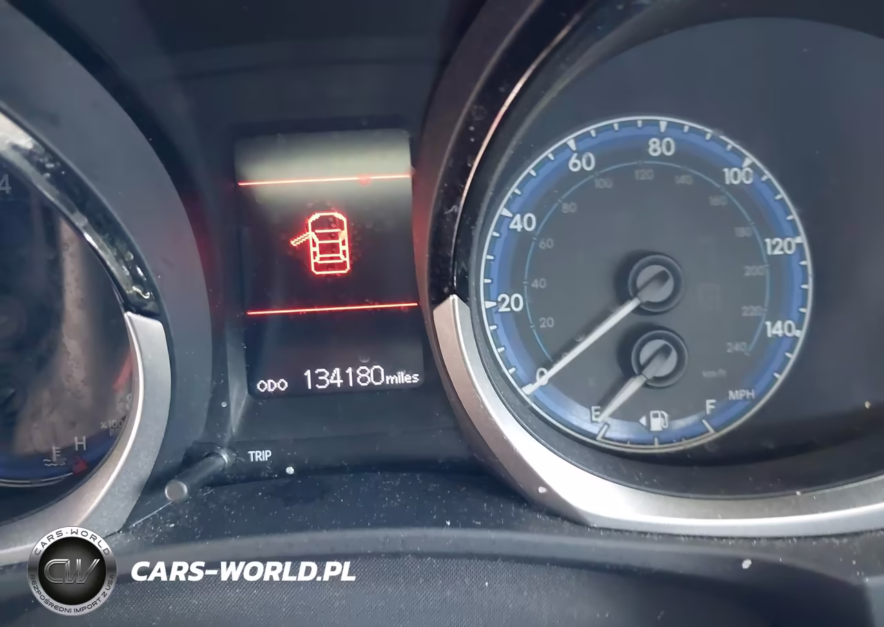 2015 Toyota Corolla S Plus VIN:5YFBURHE4FP267500 - 14