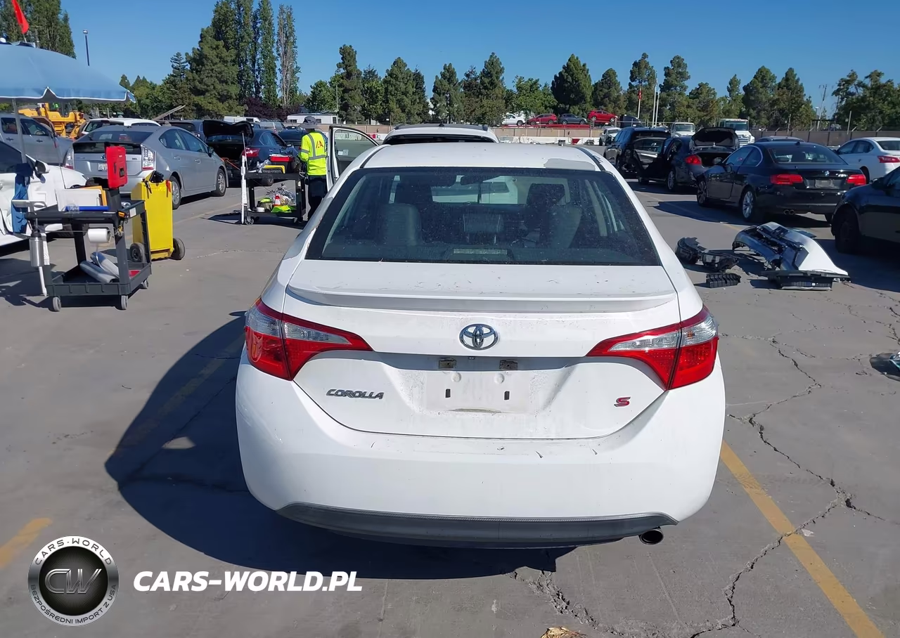 2015 Toyota Corolla S Plus VIN:5YFBURHE4FP267500 - 15