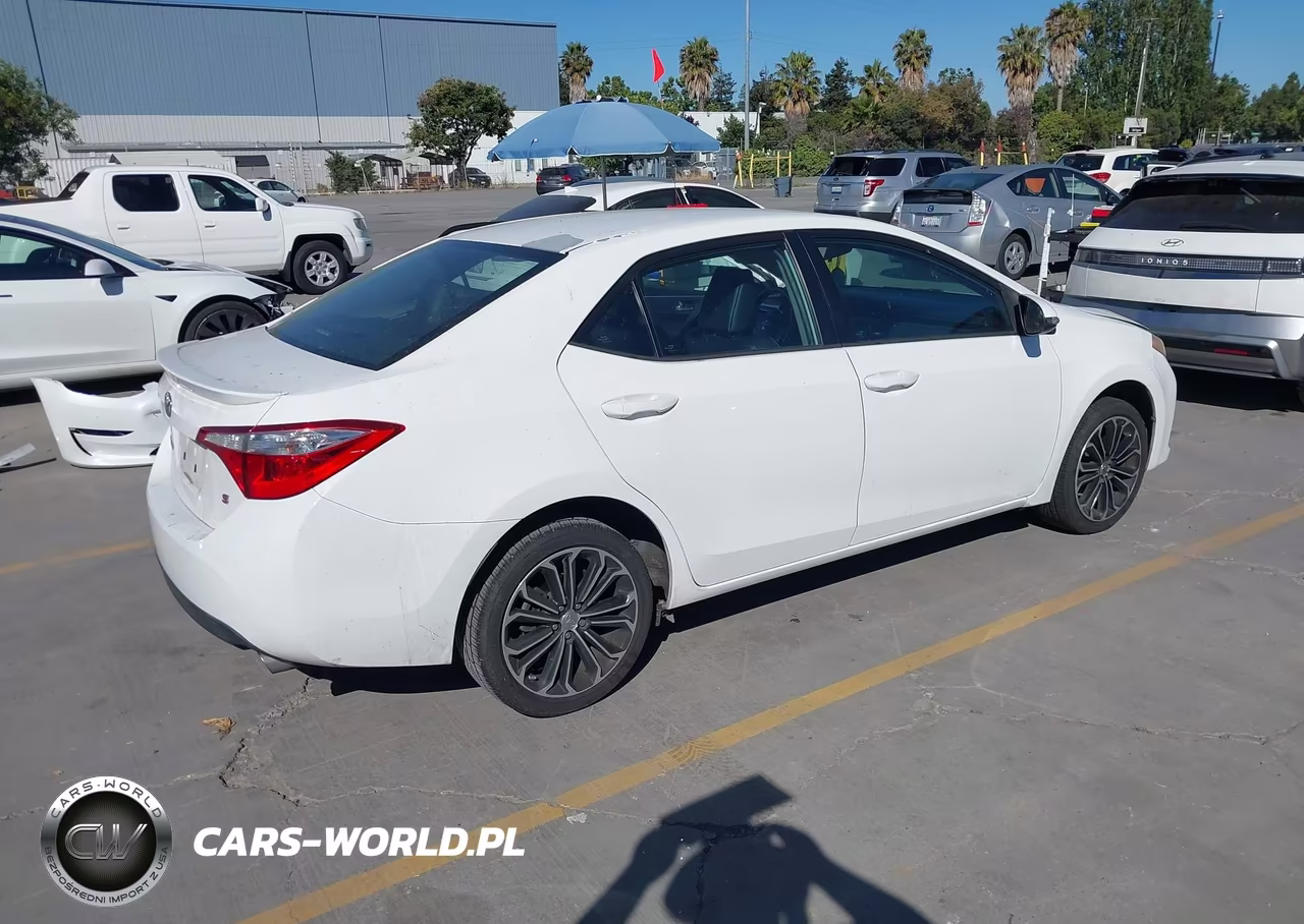 2015 Toyota Corolla S Plus VIN:5YFBURHE4FP267500 - 4
