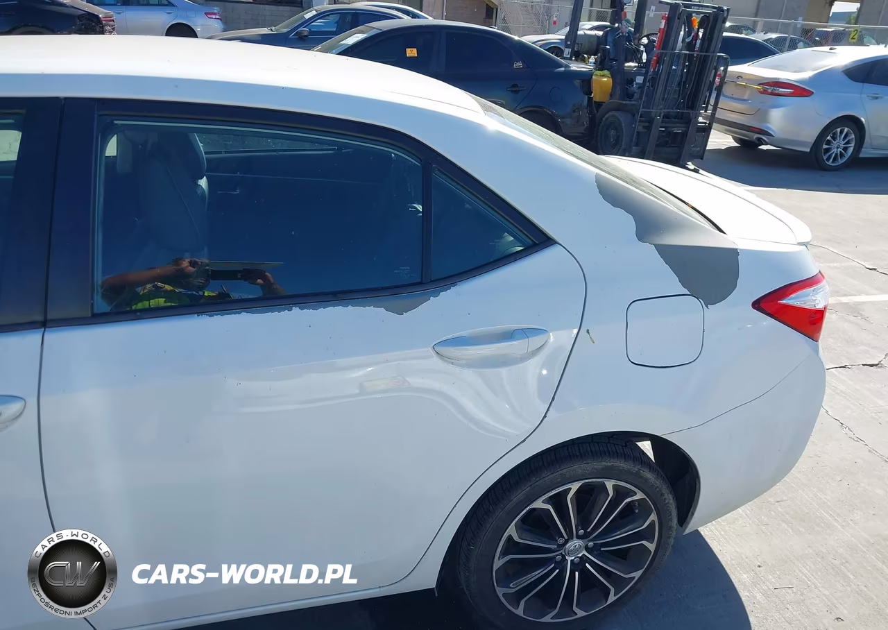 2015 Toyota Corolla S Plus VIN:5YFBURHE4FP267500 - 6