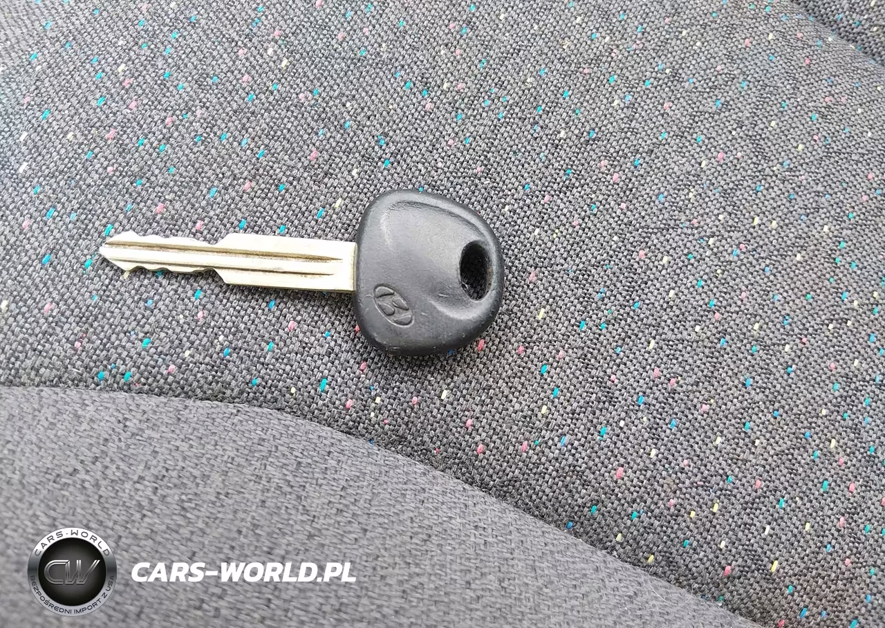 2002 Hyundai Accent Gs VIN:KMHCG35C32U190199 - 11