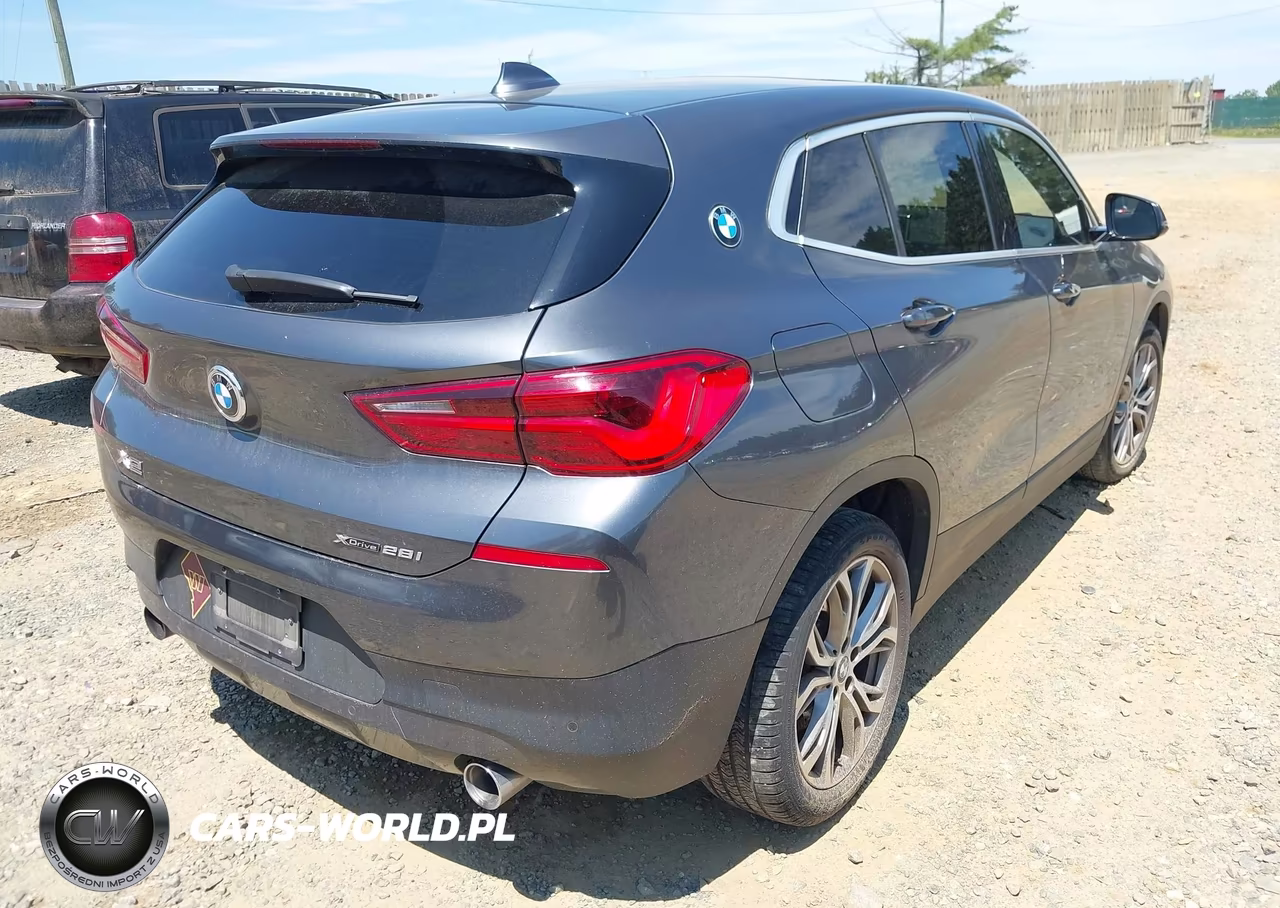 2018 BMW X2 xDrive28I VIN:WBXYJ5C38JEF70955 - 4