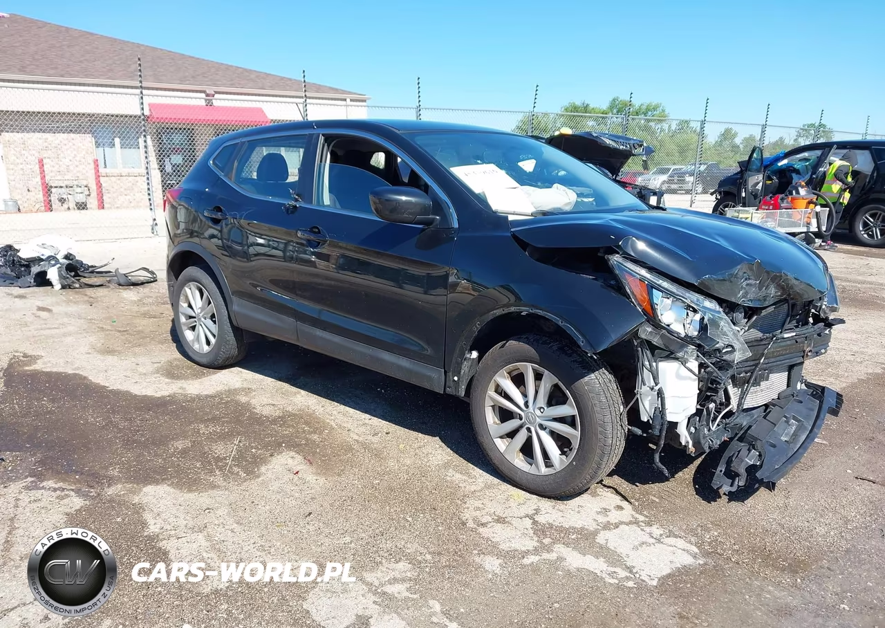 2017 Nissan Rogue Sport S – zdjęcie 1 z 15