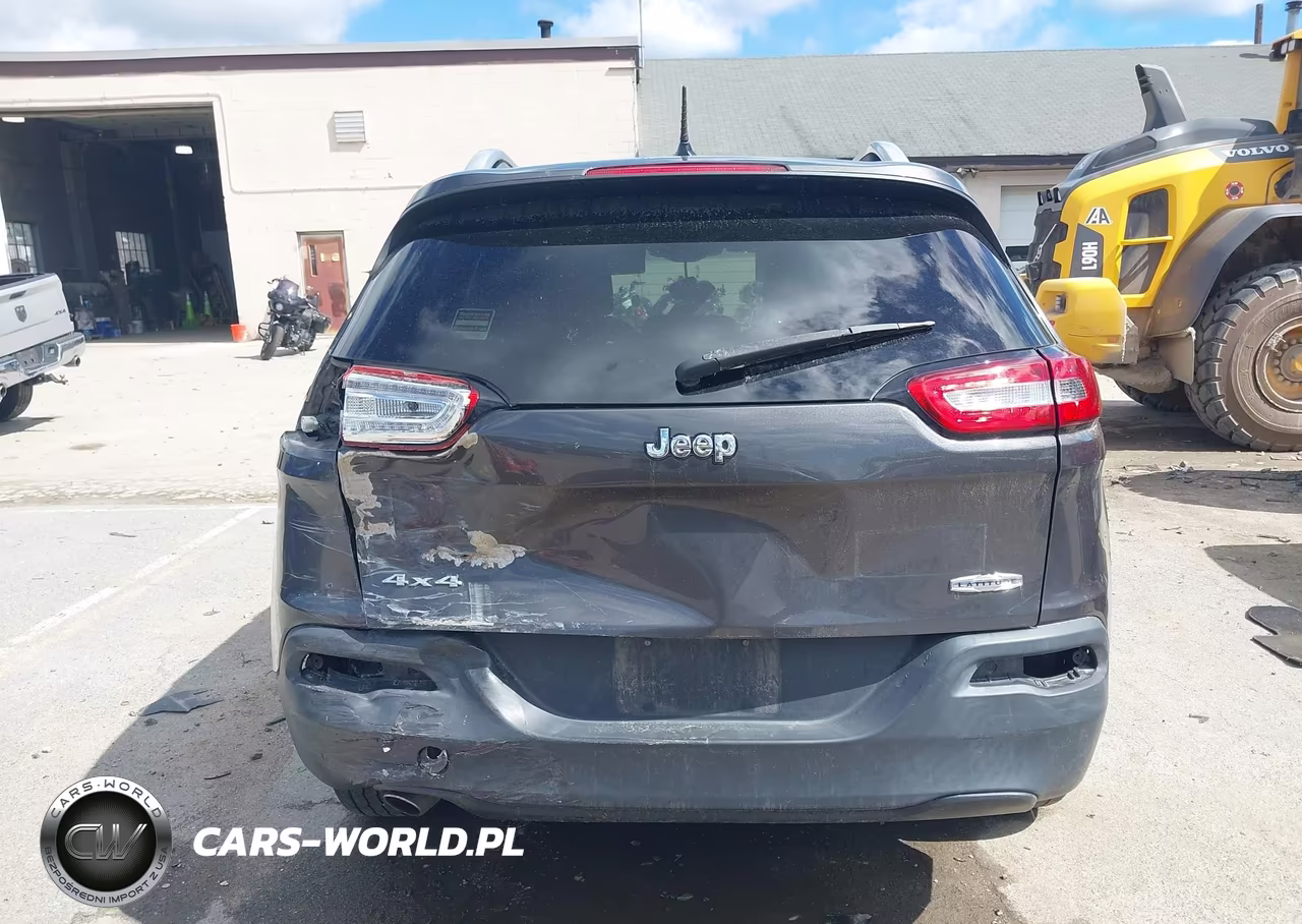 2014 Jeep Cherokee Latitude VIN:1C4PJMCB3EW147076 - 17