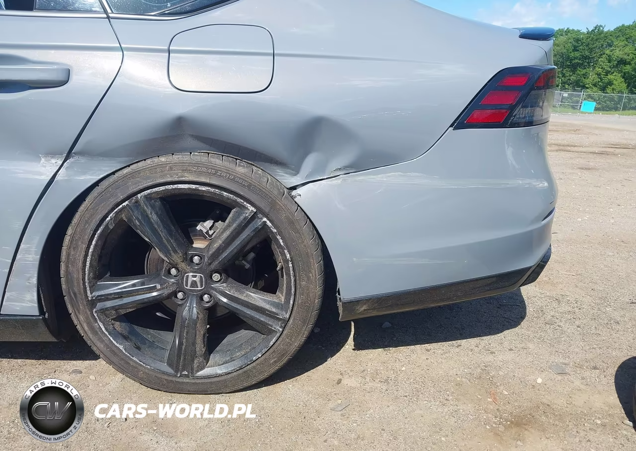 2023 Honda Accord Hybrid Sport-L VIN:1HGCY2F70PA047136 - 18