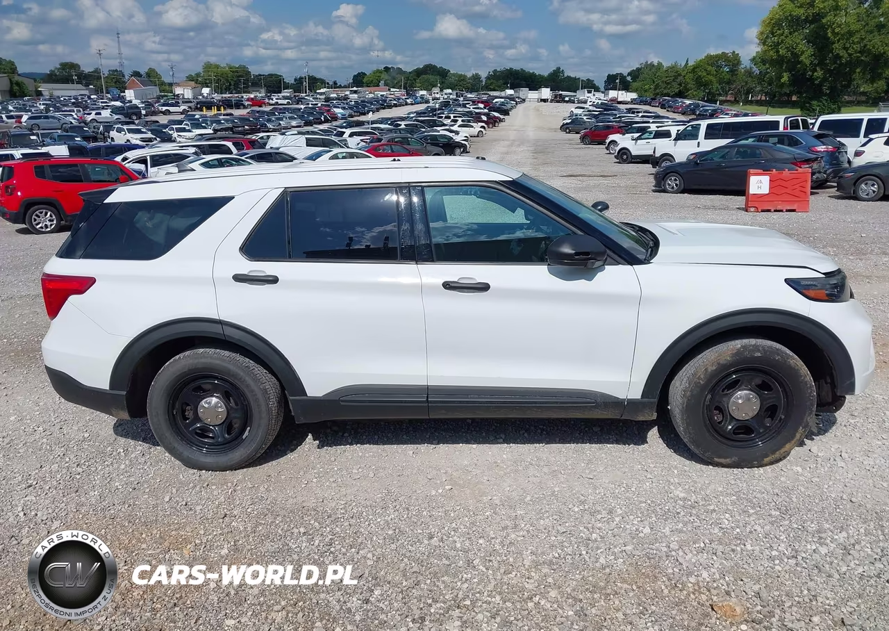 2023 Ford Police Interceptor Utility VIN:1FM5K8AB4PGB11128 - 18