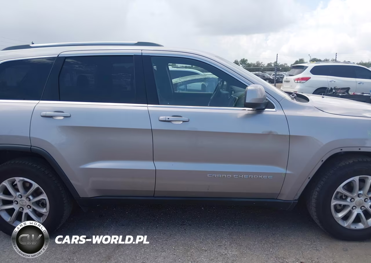 2016 Jeep Grand Cherokee Laredo VIN:1C4RJEAG4GC415523 - 13