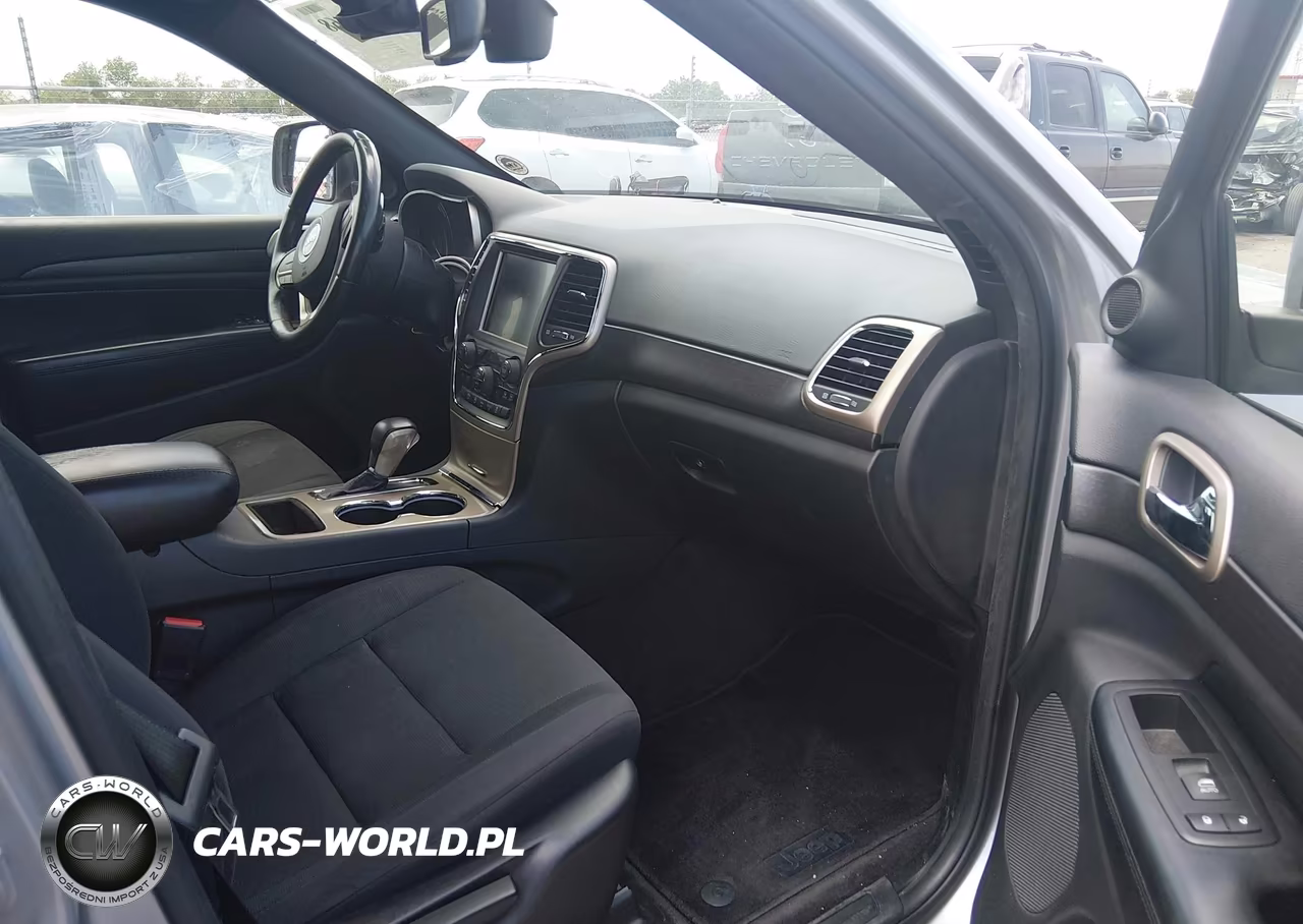 2016 Jeep Grand Cherokee Laredo VIN:1C4RJEAG4GC415523 - 5