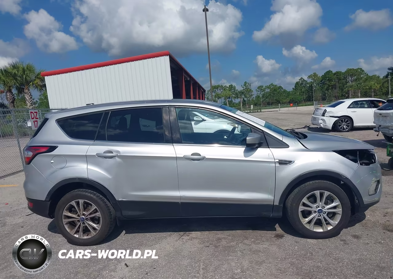 2017 Ford Escape Se VIN:1FMCU0GD9HUA53077 - 14