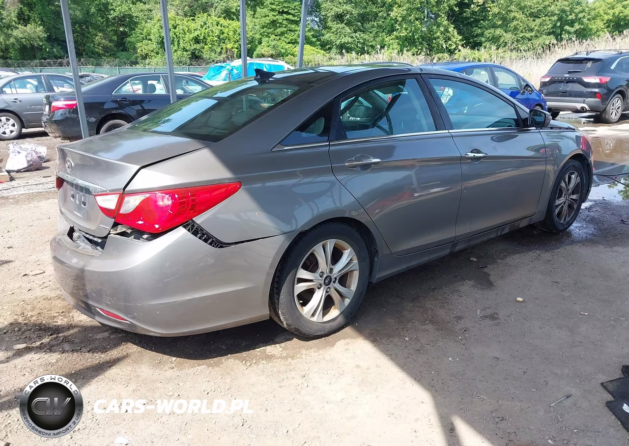 2013 Hyundai Sonata Limited VIN:5NPEC4AC0DH615976 - 4