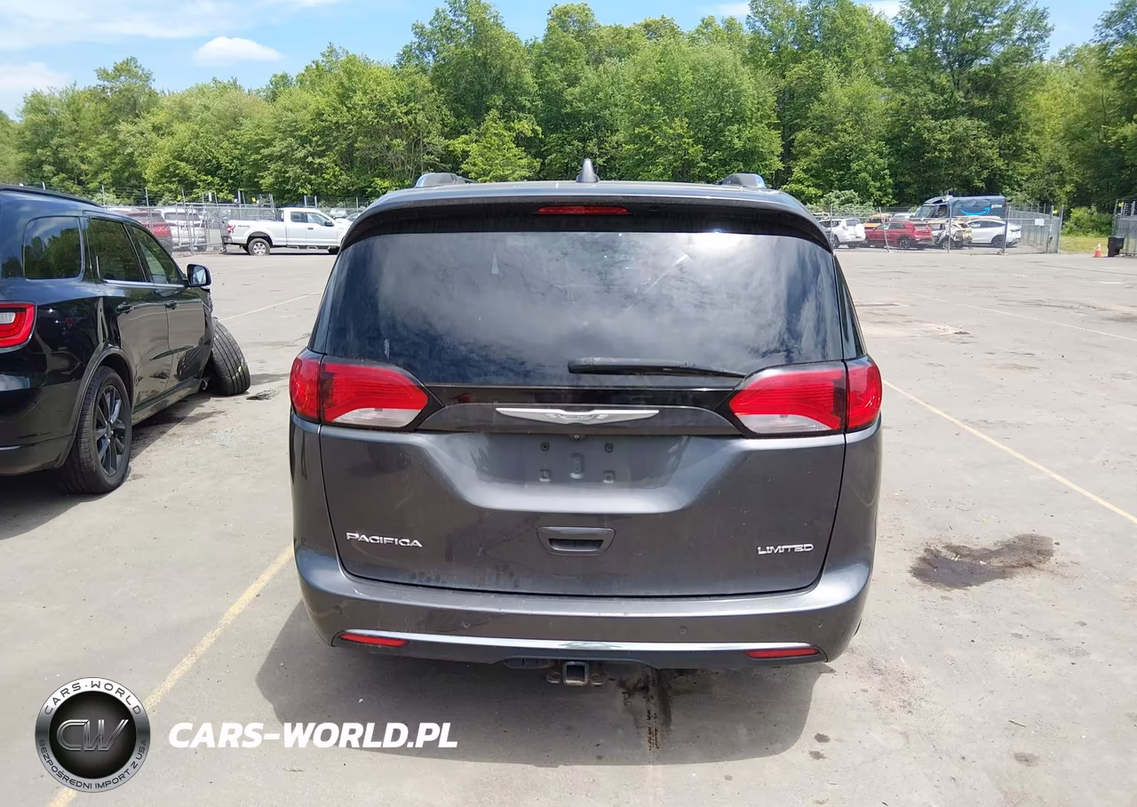 2017 Chrysler Pacifica Limited VIN:2C4RC1GG6HR545323 - 17