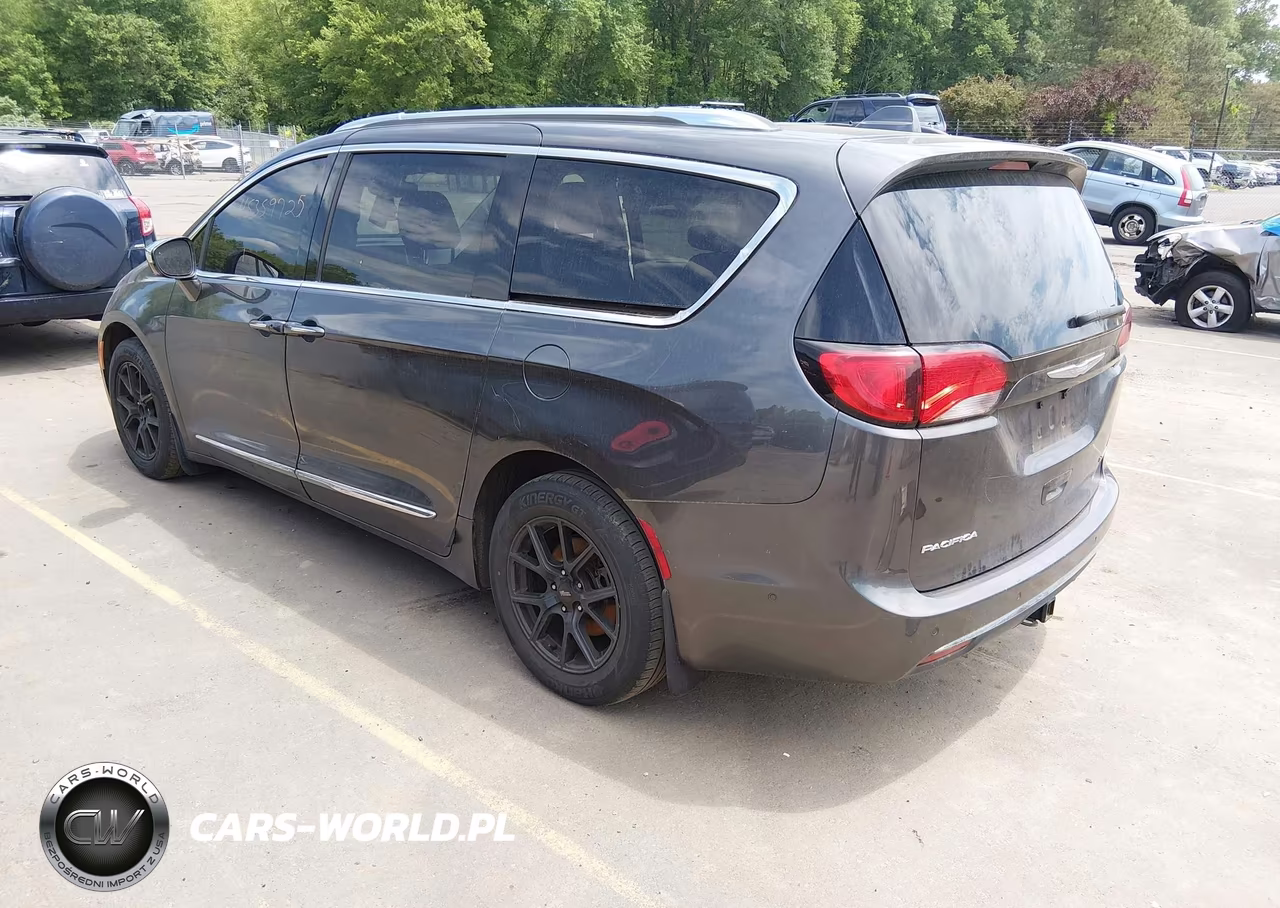 2017 Chrysler Pacifica Limited VIN:2C4RC1GG6HR545323 - 3