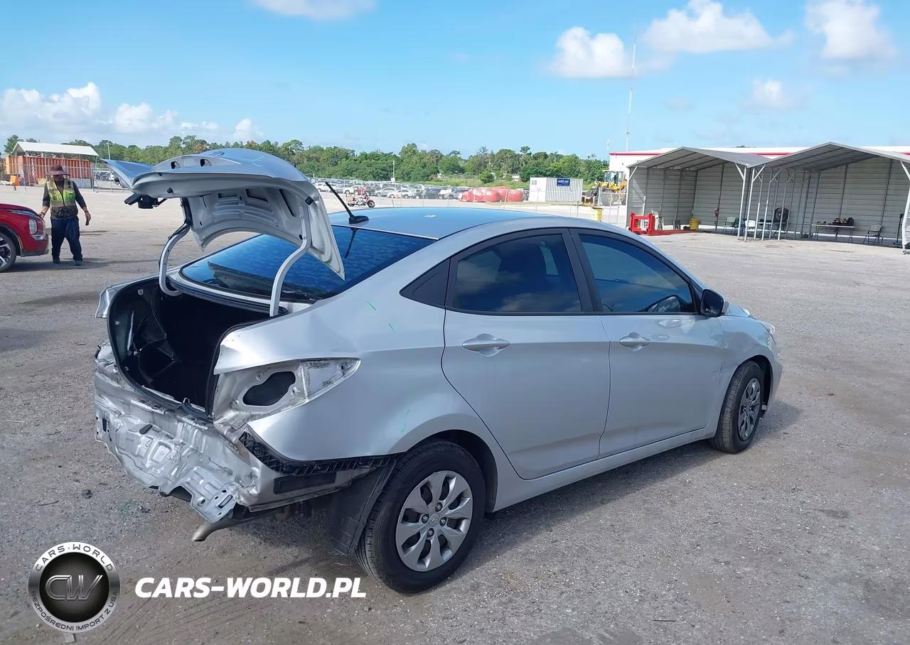 2017 Hyundai Accent Se VIN:KMHCT4AE4HU320623 - 4