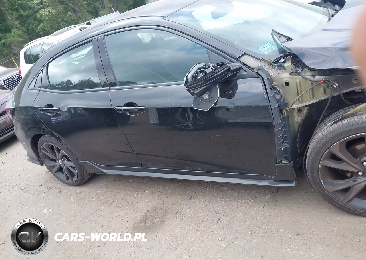 2018 Honda Civic Sport Touring VIN:SHHFK7H94JU425755 - 13