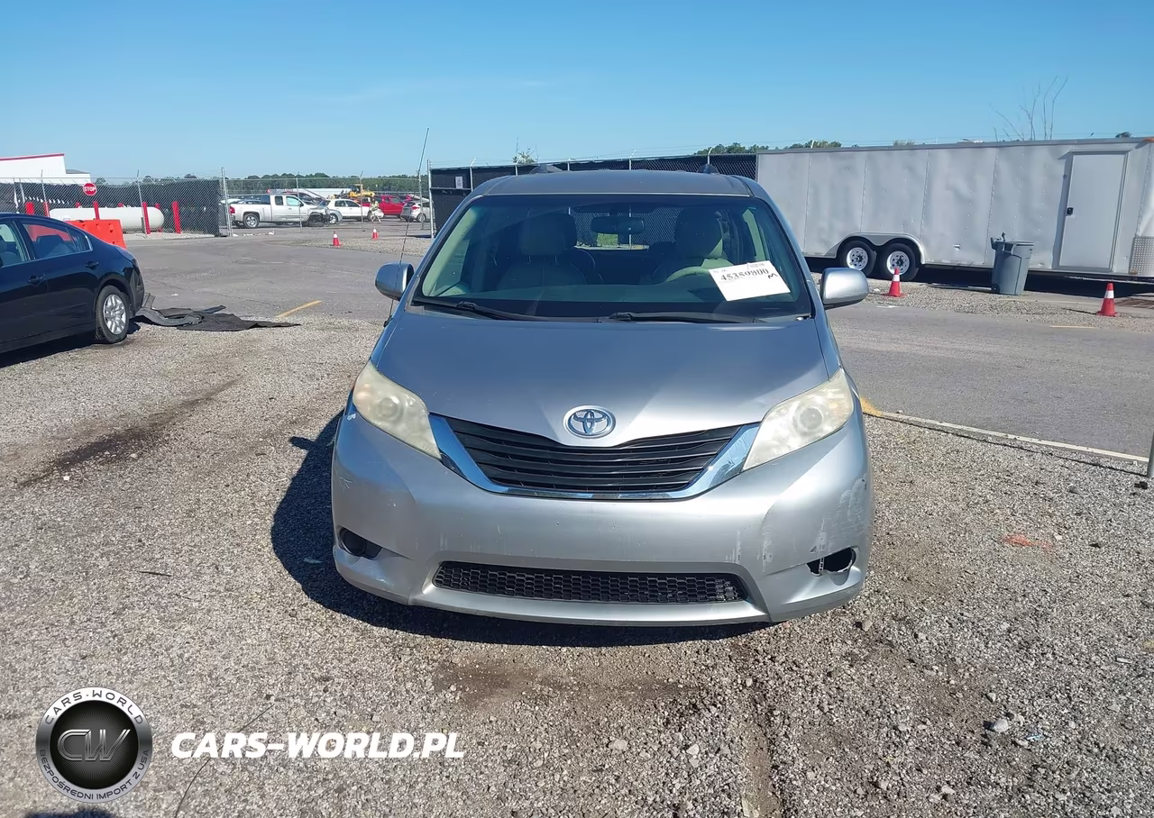 2011 Toyota Sienna Le V6 VIN:5TDKK3DC7BS024000 - 12
