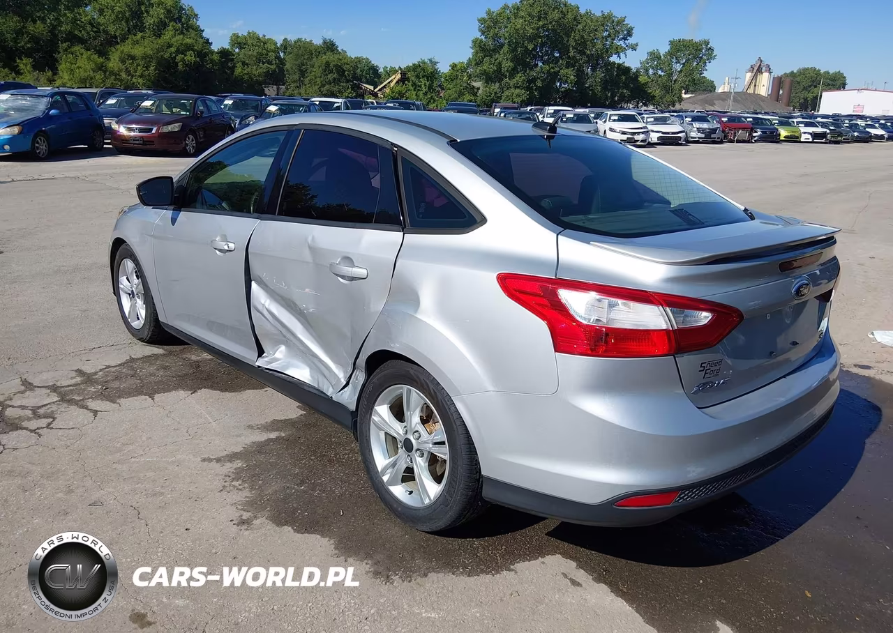 2012 Ford Focus Se VIN:1FAHP3F26CL130754 - 3