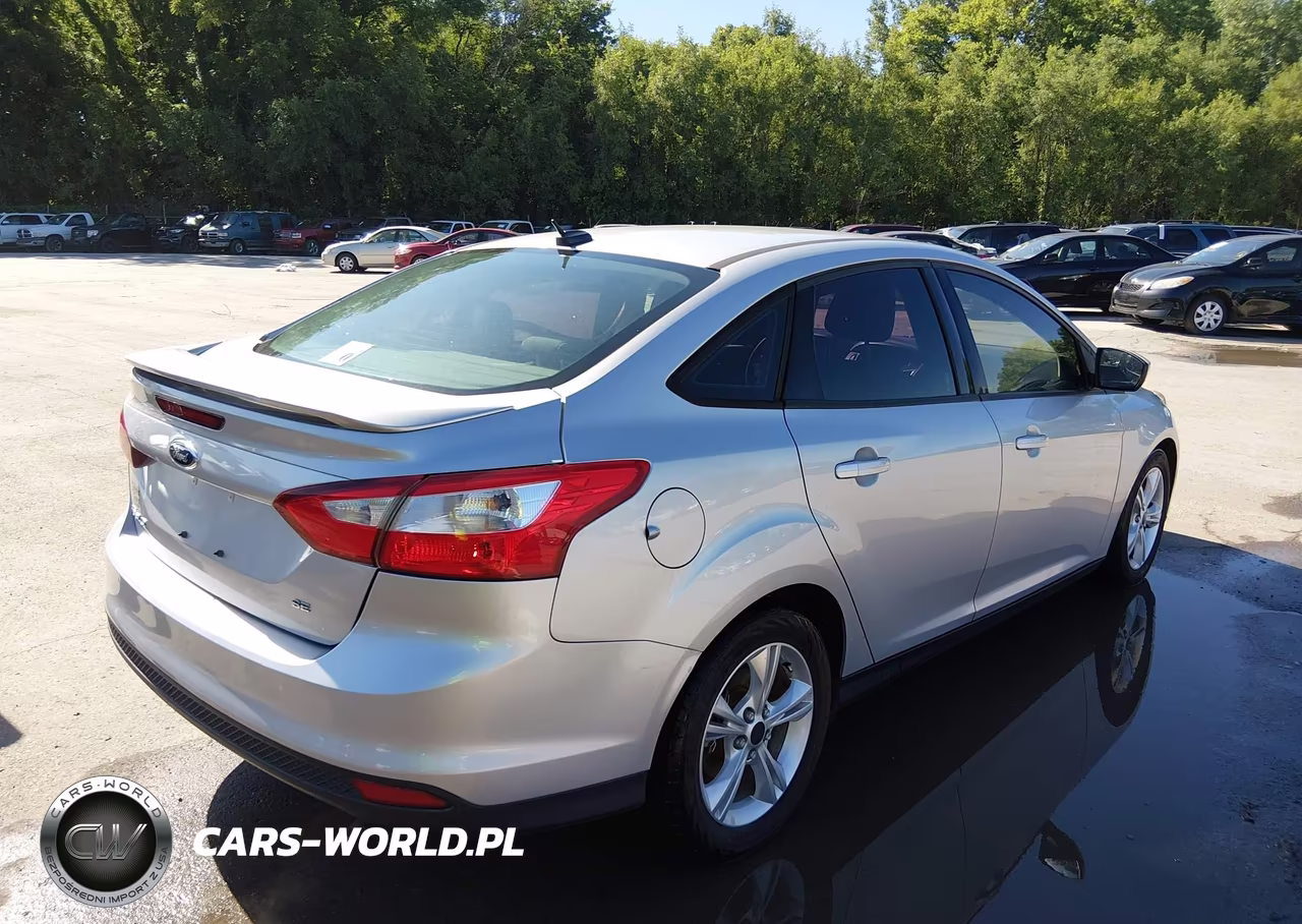 2012 Ford Focus Se VIN:1FAHP3F26CL130754 - 4