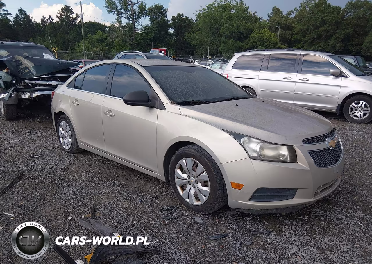 2012 Chevrolet Cruze Ls – zdjęcie 1 z 11