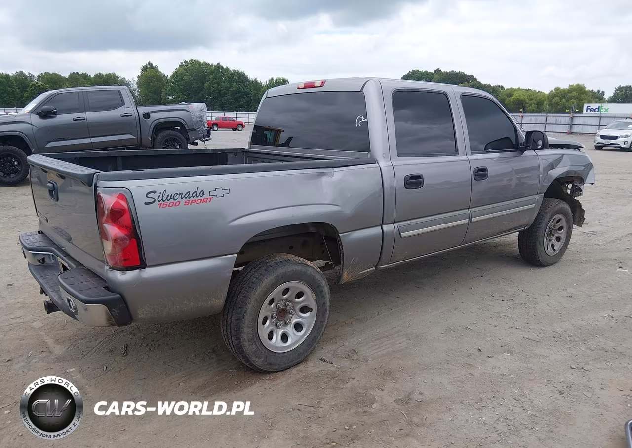 2007 Chevrolet Silverado 1500 Classic Ls VIN:2GCEC13V371161029 - 4