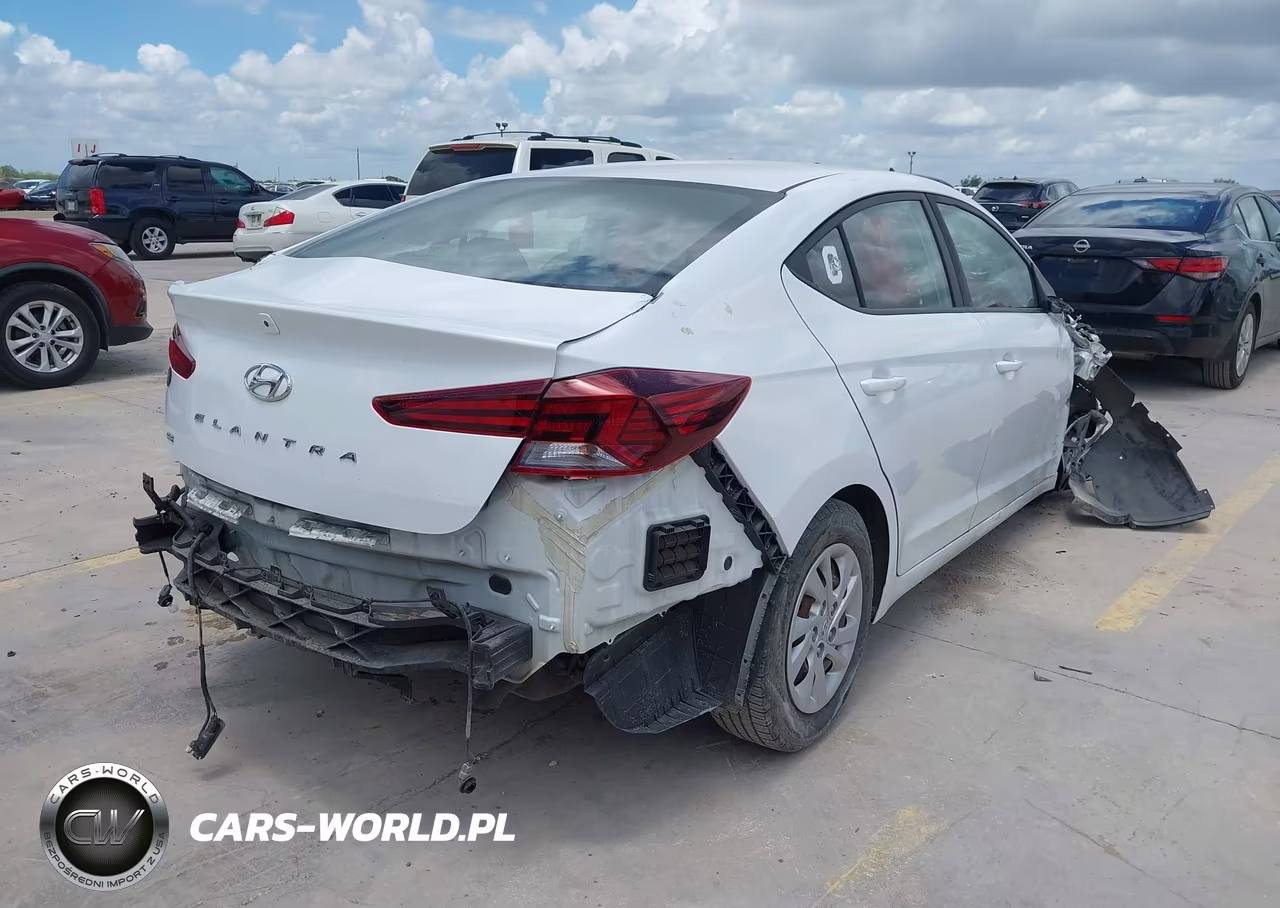 2019 Hyundai Elantra Se VIN:5NPD74LF1KH452940 - 4