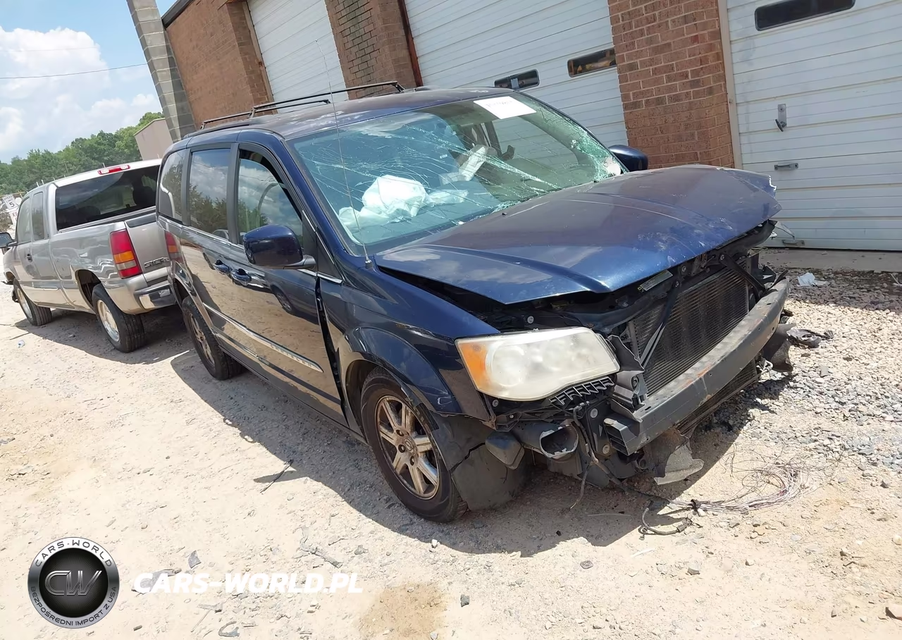 2012 Chrysler Town & Country Touring – zdjęcie 1 z 16