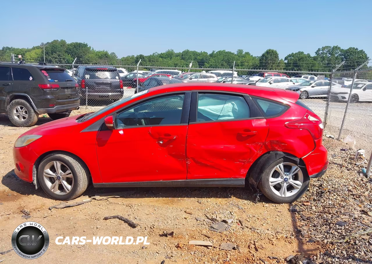 2013 Ford Focus Se VIN:1FADP3K21DL338496 - 14