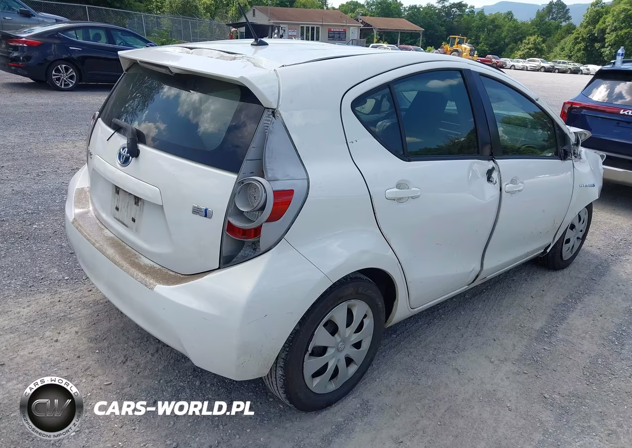 2012 Toyota Prius C One VIN:JTDKDTB32C1512959 - 4