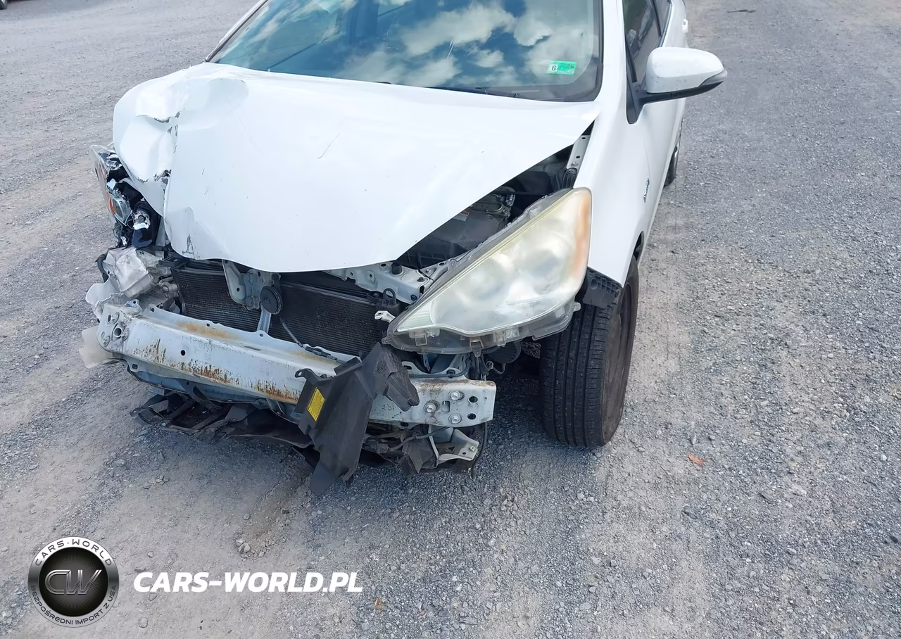 2012 Toyota Prius C One VIN:JTDKDTB32C1512959 - 6