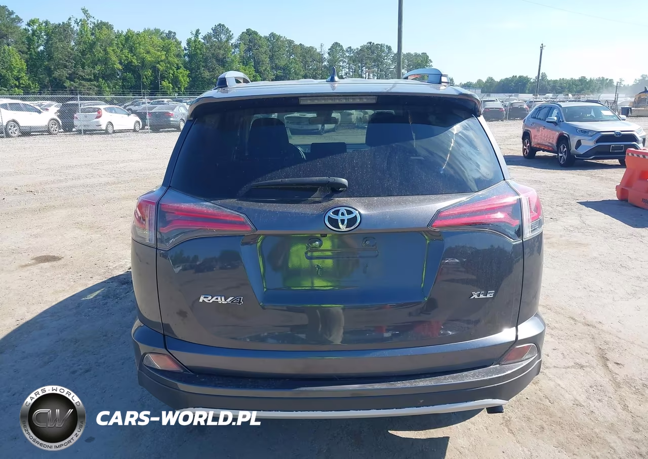 2018 Toyota Rav4 Xle VIN:JTMWFREVXJD132338 - 17