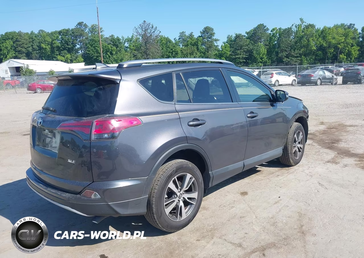 2018 Toyota Rav4 Xle VIN:JTMWFREVXJD132338 - 4