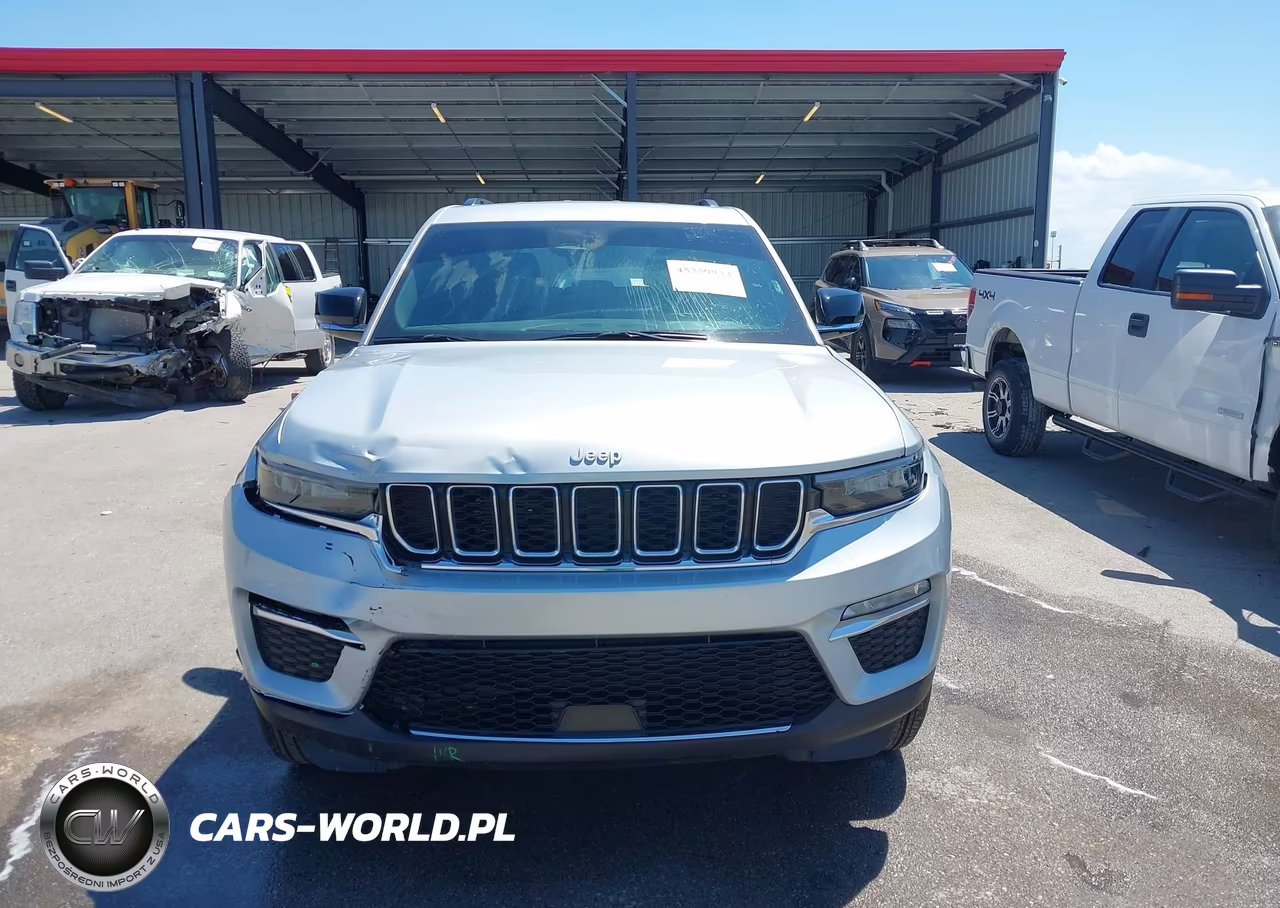 2025 Jeep Grand Cherokee Limited 4X4 VIN:1C4RJHBG5S8701862 - 12