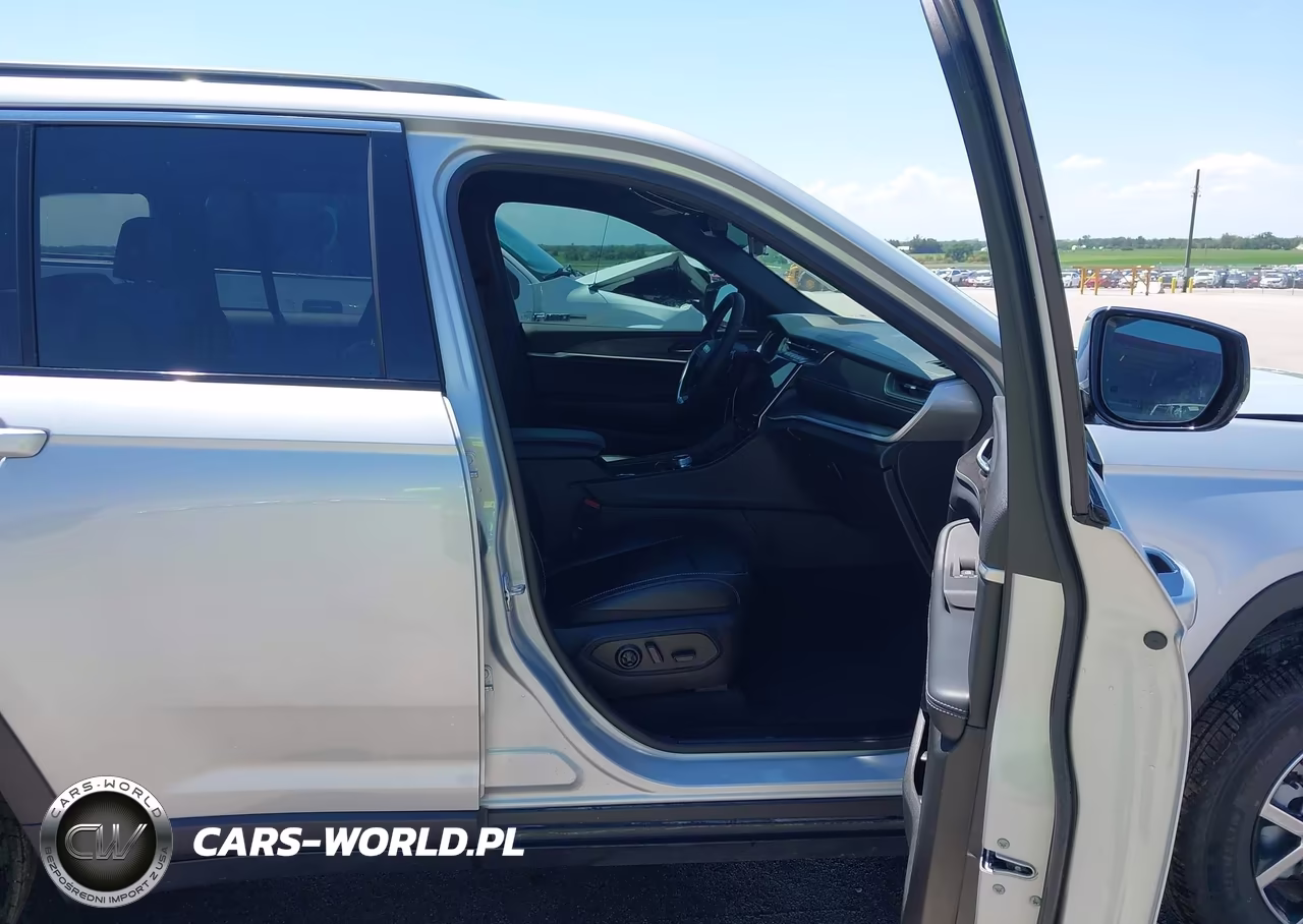 2025 Jeep Grand Cherokee Limited 4X4 VIN:1C4RJHBG5S8701862 - 5