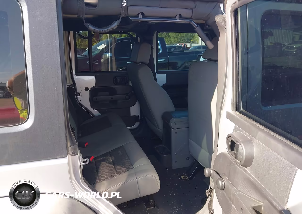 2009 Jeep Wrangler Unlimited X VIN:1J4GA39189L768243 - 8