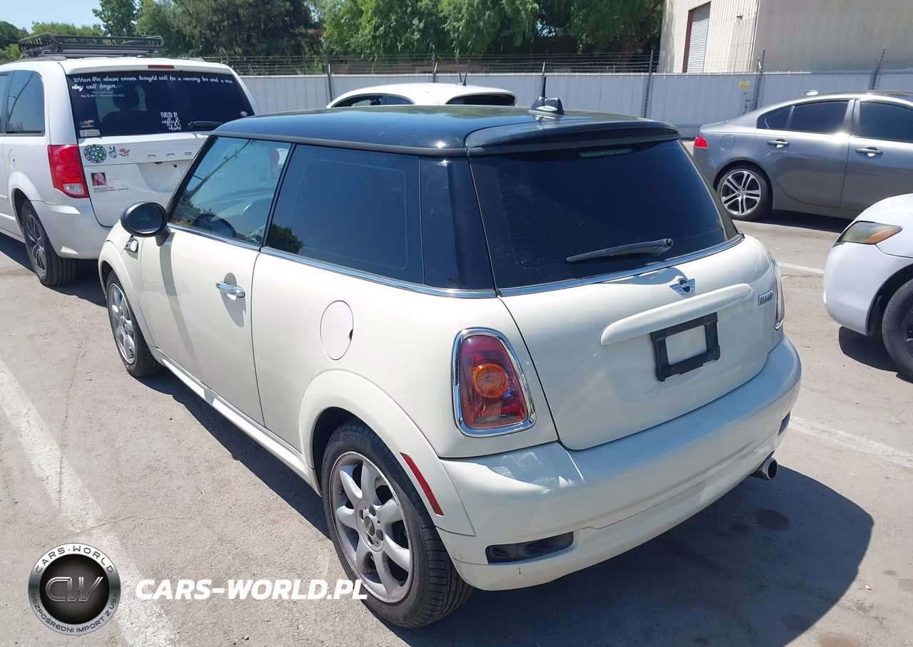 2009 Mini Cooper VIN:WMWMF33599TU75759 - 3