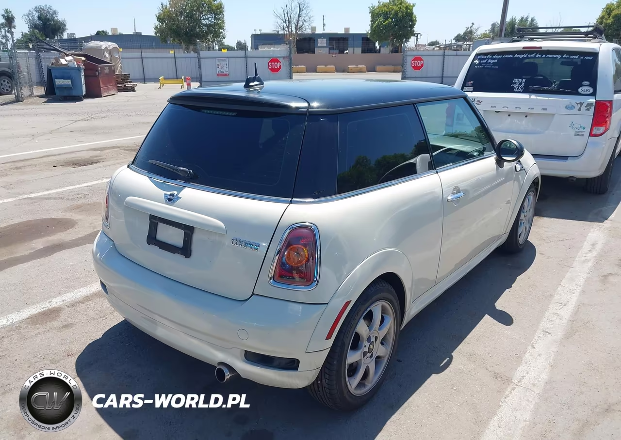 2009 Mini Cooper VIN:WMWMF33599TU75759 - 4