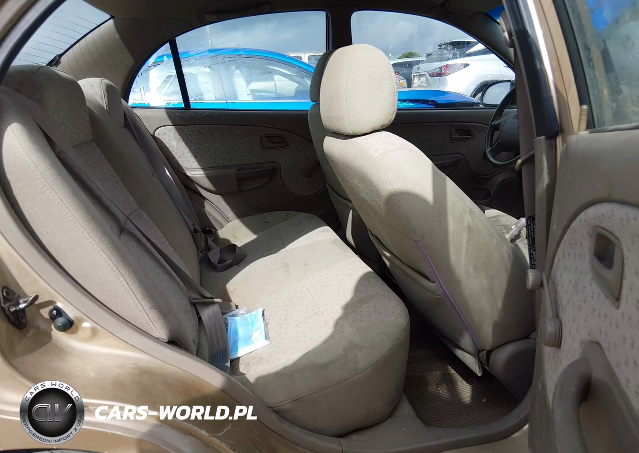 2005 Kia Rio VIN:KNADC125556373978 - 8