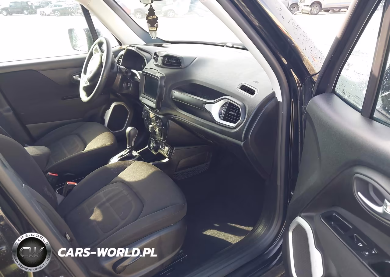 2018 Jeep Renegade Latitude 4X4 VIN:ZACCJBBB8JPH66042 - 5