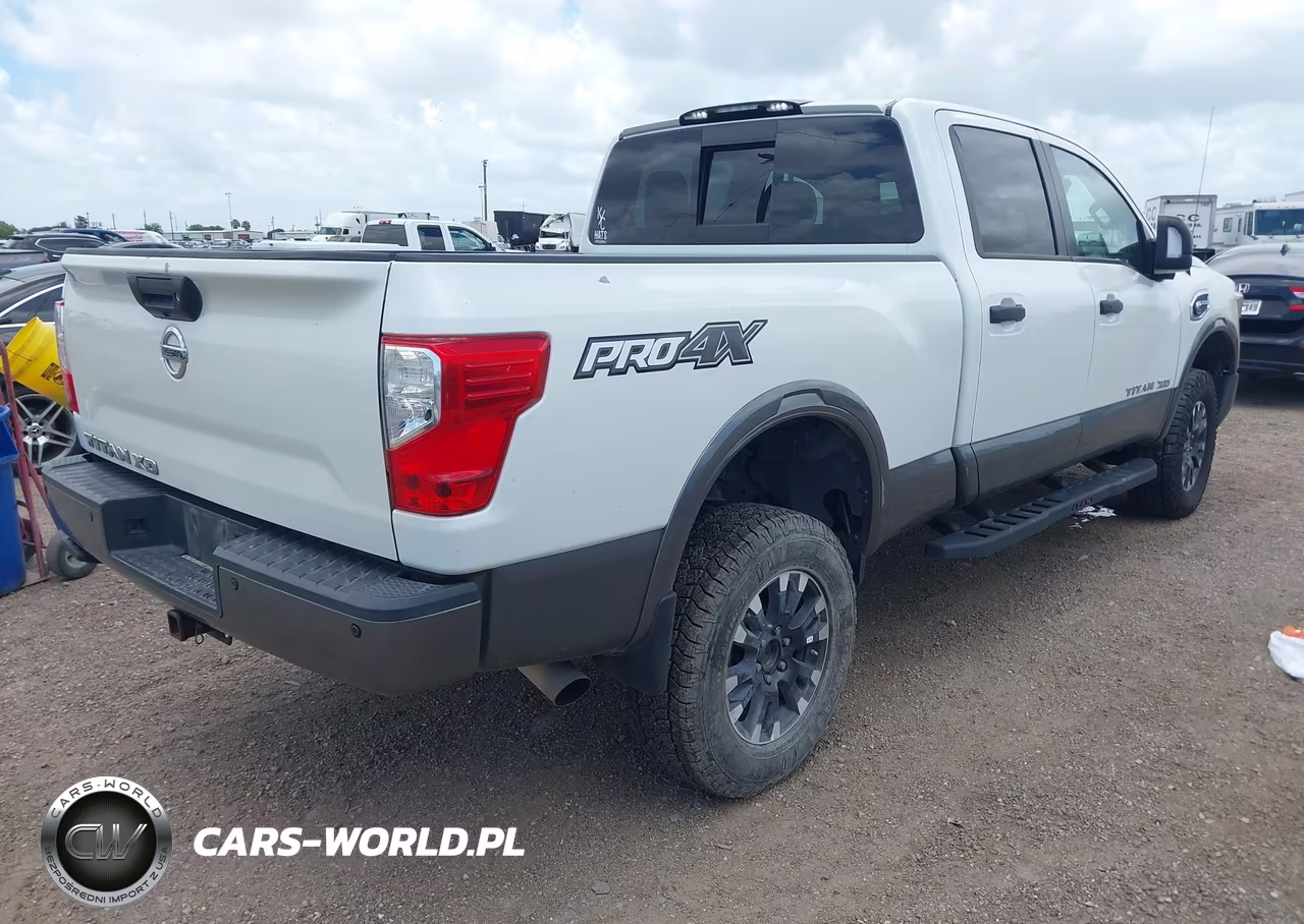 2017 Nissan Titan Xd Pro-4X Diesel VIN:1N6BA1F47HN536879 - 4