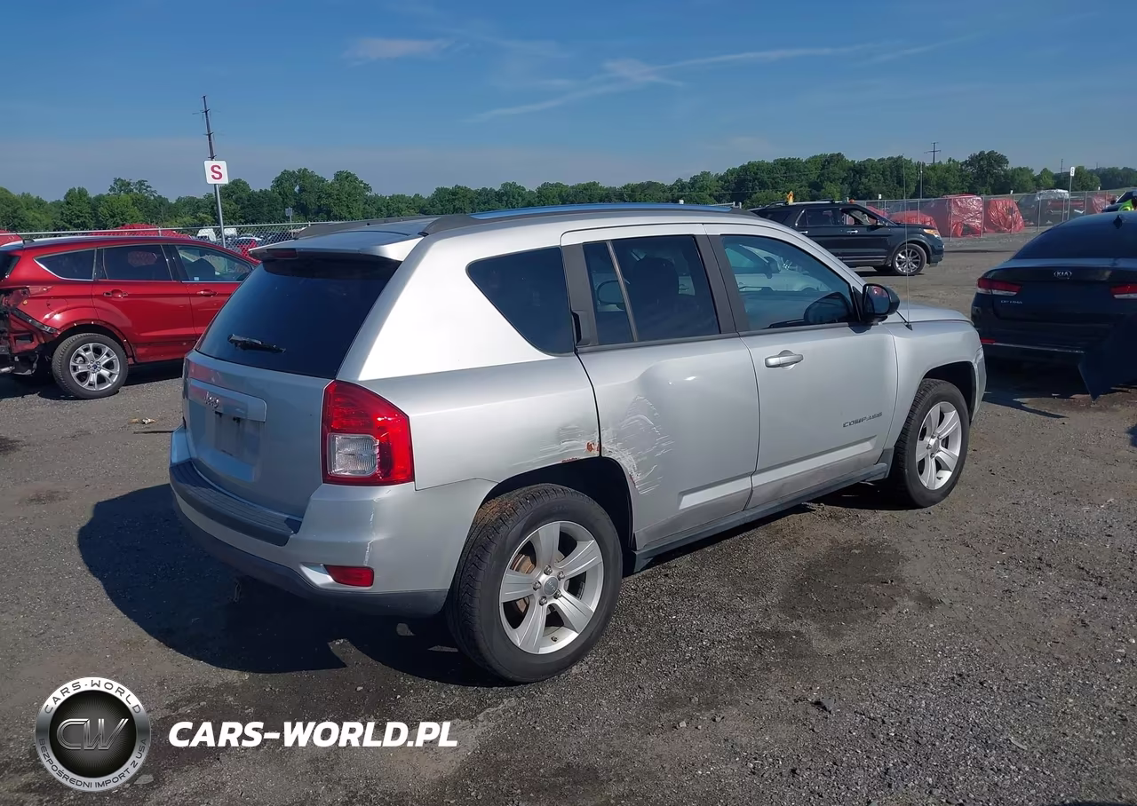 2011 Jeep Compass VIN:1J4NT1FB2BD139564 - 4