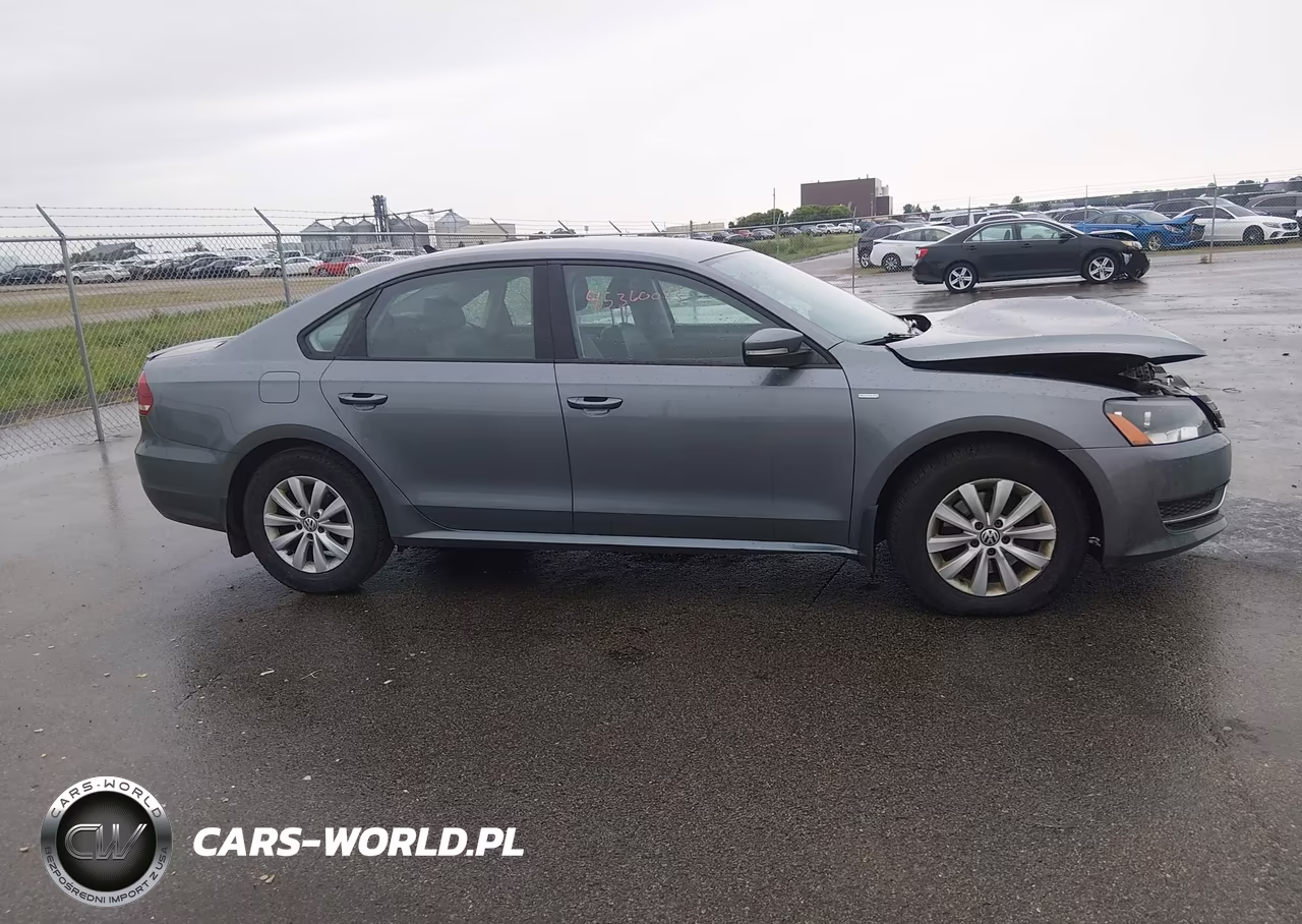 2015 Volkswagen Passat 1.8T Wolfsburg Edition VIN:1VWAS7A38FC002910 - 13