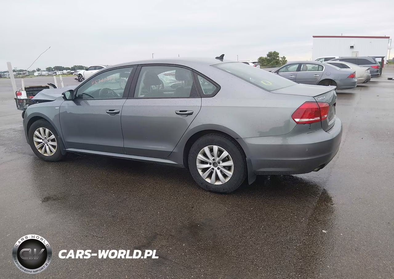 2015 Volkswagen Passat 1.8T Wolfsburg Edition VIN:1VWAS7A38FC002910 - 3