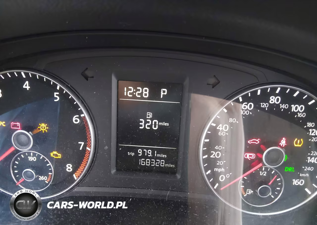 2015 Volkswagen Passat 1.8T Wolfsburg Edition VIN:1VWAS7A38FC002910 - 7