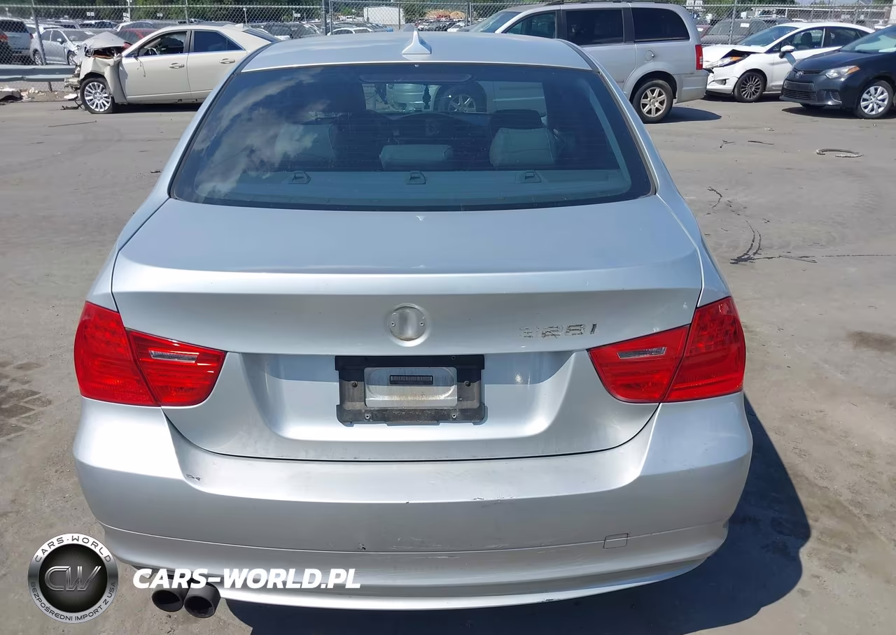 2009 BMW 328I VIN:WBAPH77539NM28840 - 16