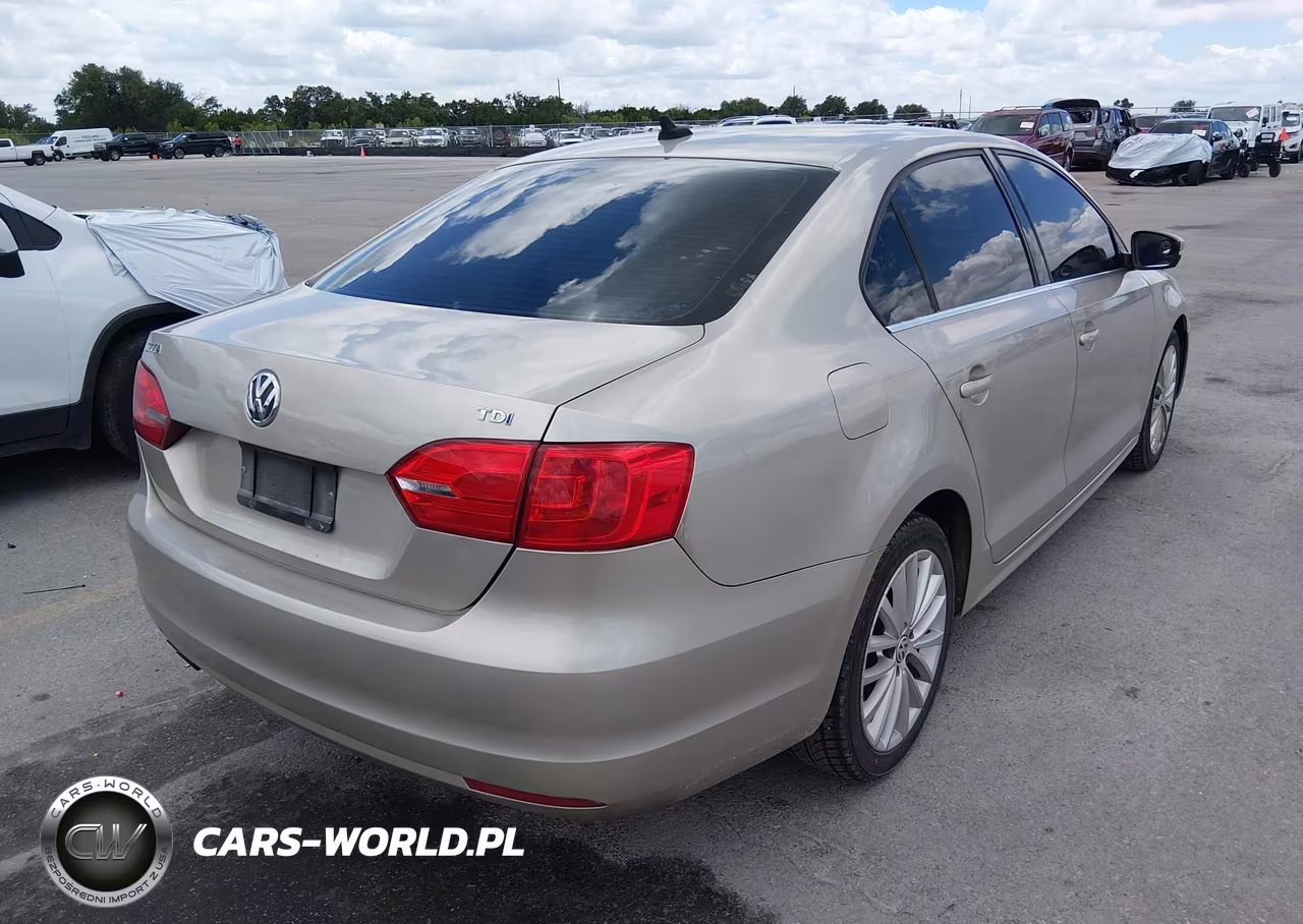 2013 Volkswagen Jetta 2.0L Tdi VIN:3VWLL7AJ0DM231047 - 4