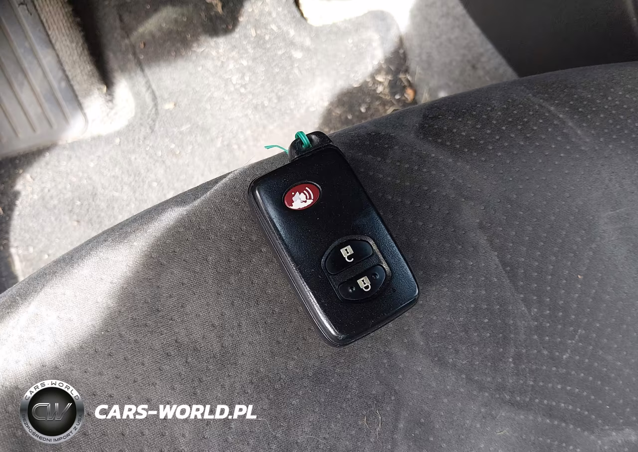 2013 Toyota Prius Three VIN:JTDKN3DU2D0344492 - 11